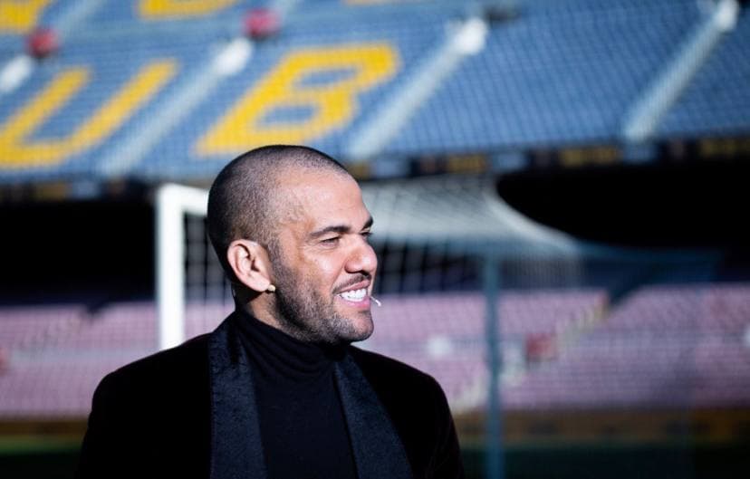 Dani Alves arrestato per violenza sessuale: il giocatore è stato trasferito in carcere article-post
