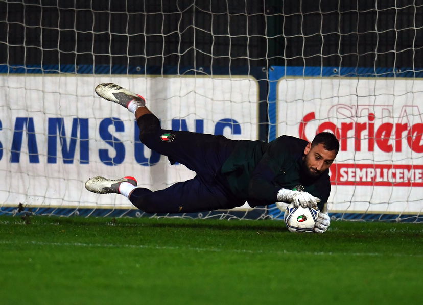 Donnarumma: “A Parigi sto benissimo. Ma mi manca l’Italia, la mia famiglia e gli amici” preview