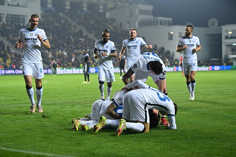 Sondaggio: secondo il 69% dei votanti, Milan e Inter non avrebbero vinto entrambe preview