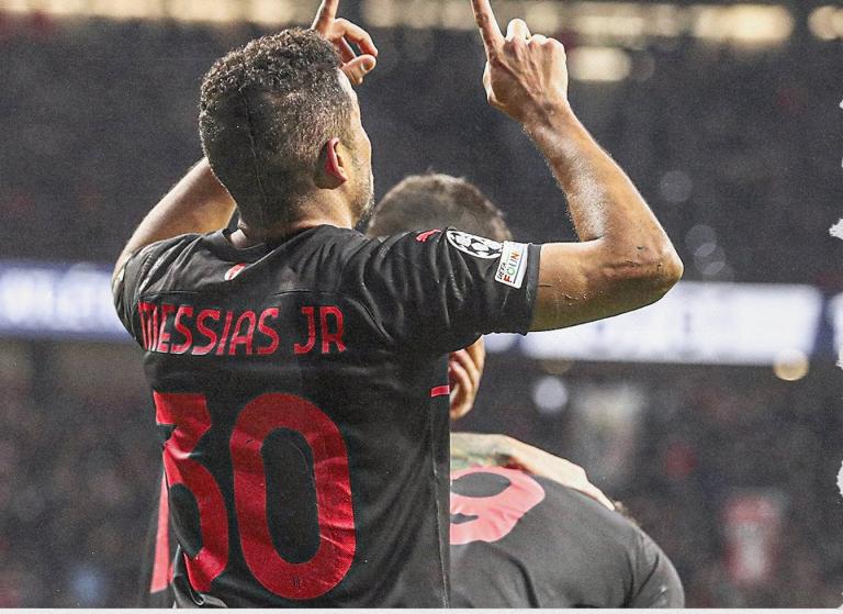 Il Napoli spreca; da 2 0 a 2 2. Espulso Spalletti. Tris Milan: Ibra e doppio Messias Il Napoli spreca; da 2 0 a 2 2. Espulso Spalletti. Tris Milan: Ibra e doppio Messias