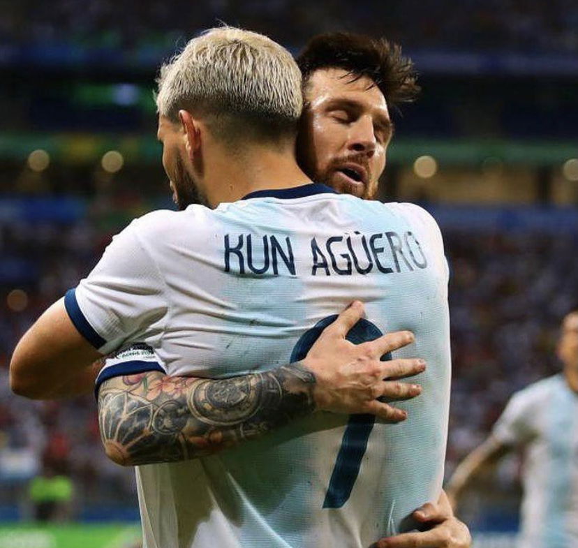 Il messaggio social di Messi per Aguero: “Mi mancherà molto stare con te in campo con la maglia della Nazionale” preview