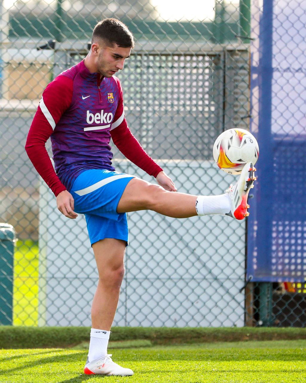 Ferran Torres: “Emozionato di essere al Barcellona. Problema di tesseramento? Spero si risolvi presto” article-post