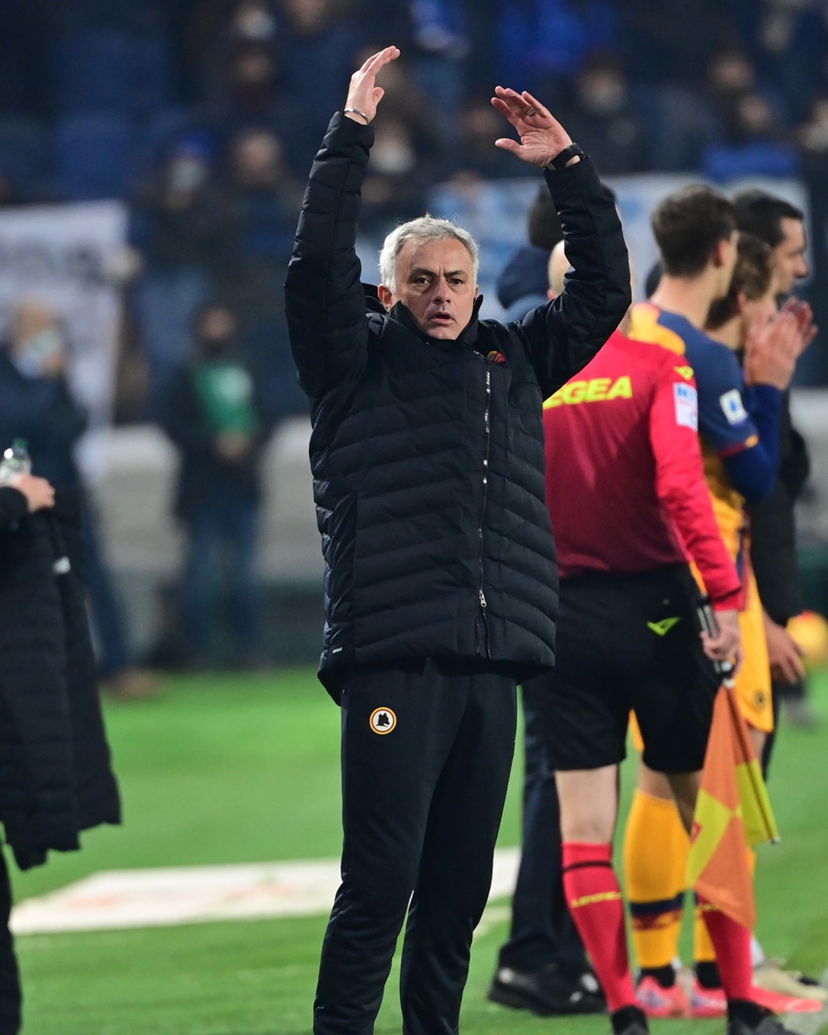 Due giornate a Mou, le motivazioni: “Gravi insinuazioni” preview