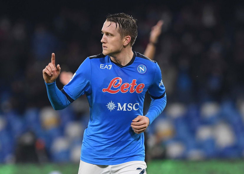 Napoli, lesione al gastrocnemio mediale della gamba sinistra per Zielinski. Salta la Roma preview