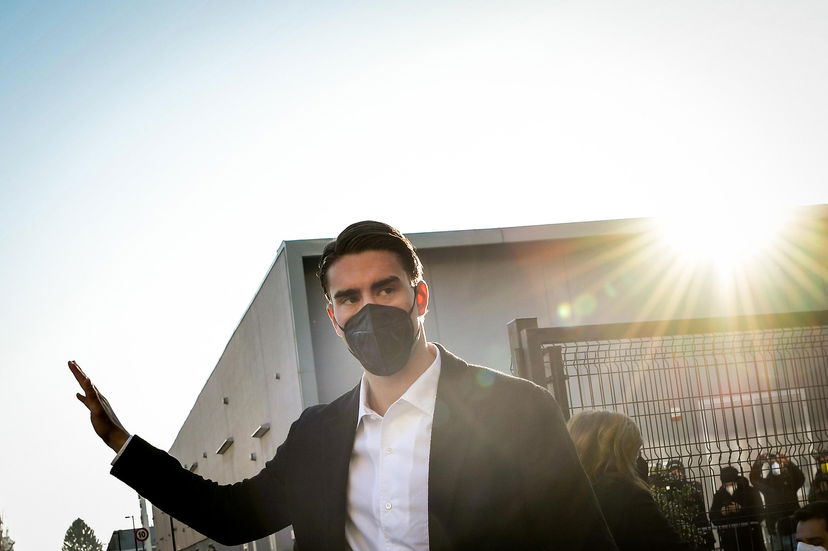 ASL Toscana: “Vlahovic ha violato le norme sull’isolamento”. L’attaccante rischia una denuncia penale preview