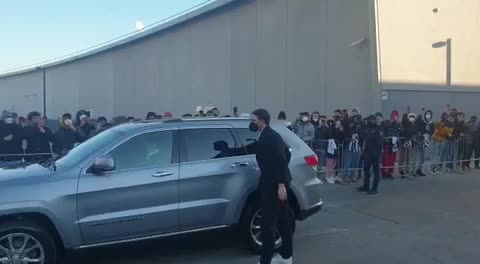 Vlahovic è arrivato al JMedical: iniziate le visite con la Juventus. Il video preview