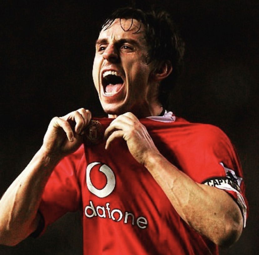 Gary Neville risponde a Ronaldo: “Alzati e parla, perché aspettare due settimane?” article-post