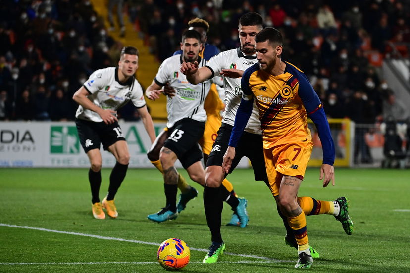 Abraham su rigore al 99’ (segnalato dal Var). La Roma sfonda il muro dello Spezia dopo 4 legni preview