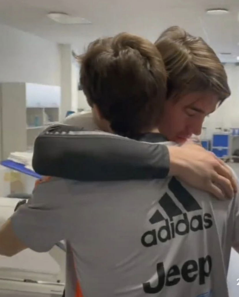 Vlahovic incontra Chiesa per la prima volta, in bianconero. Il video preview