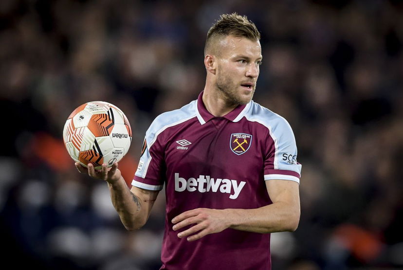 Yarmolenko: “Ora è difficile pensare al calcio, ma non vogliamo nessun pass per i Mondiali. Vogliamo conquistarceli in campo” preview