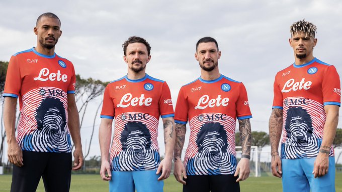 Anche il Napoli a fianco dell’Ucraina: all’asta maglie celebrative autografate preview
