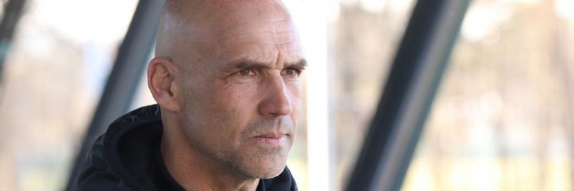 Il tecnico del Vitesse consiglia il Feyenoord: “La Roma segna e poi si chiude come un barattolo. Non esprime un bel calcio” preview