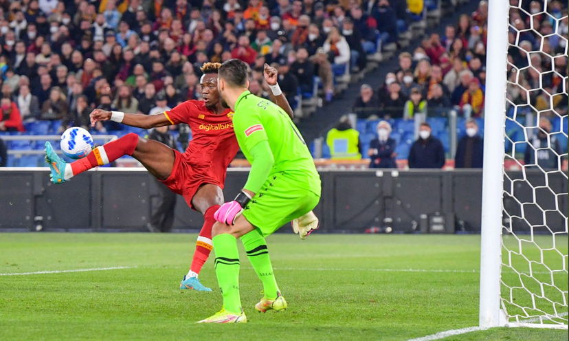 Dominio Roma, Lazio annichilita: doppio Abraham e Pellegrini, 3-0 all’intervallo preview