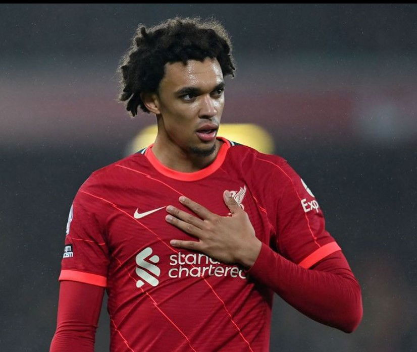 Liverpool, stasera torna Alexander-Arnold da avversario. Vandalizzato il suo murale preview