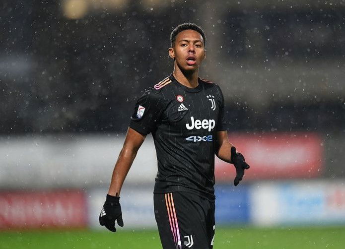 Juve, lesione al bicipite femorale della coscia destra per Aké preview