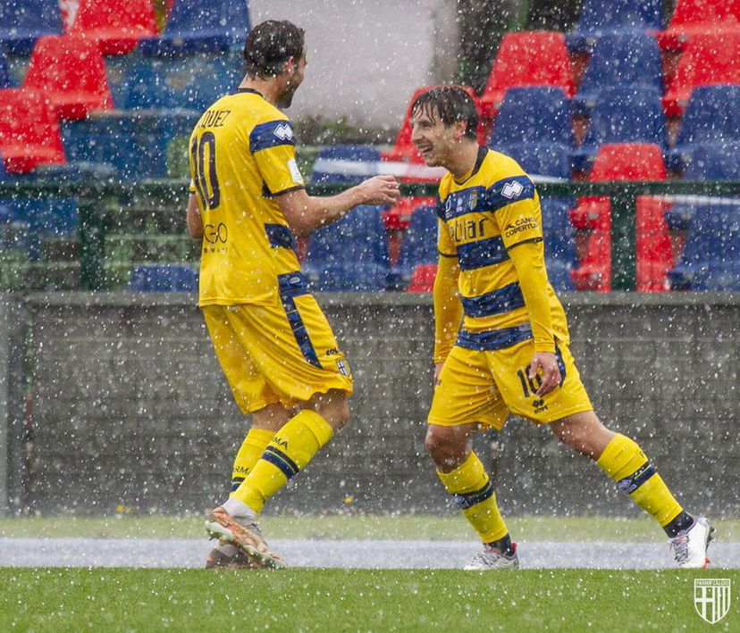 Il Parma sogna i playoff: Como battuto 4-3. Ancora Bernabé protagonista, inutile la tripletta di Gilozzi preview