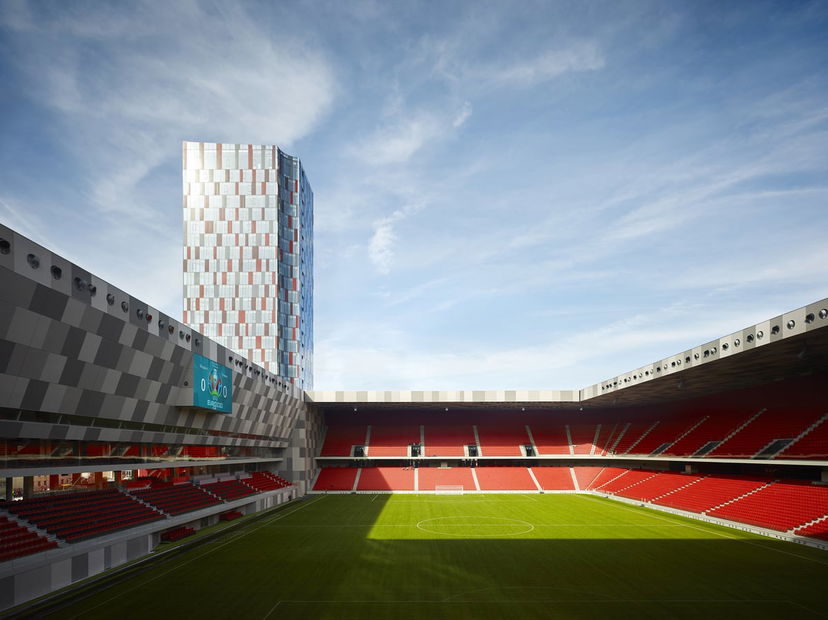 Roma-Feyenoord, ecco lo stadio di Tirana a un’ora dalla partita. Il video preview