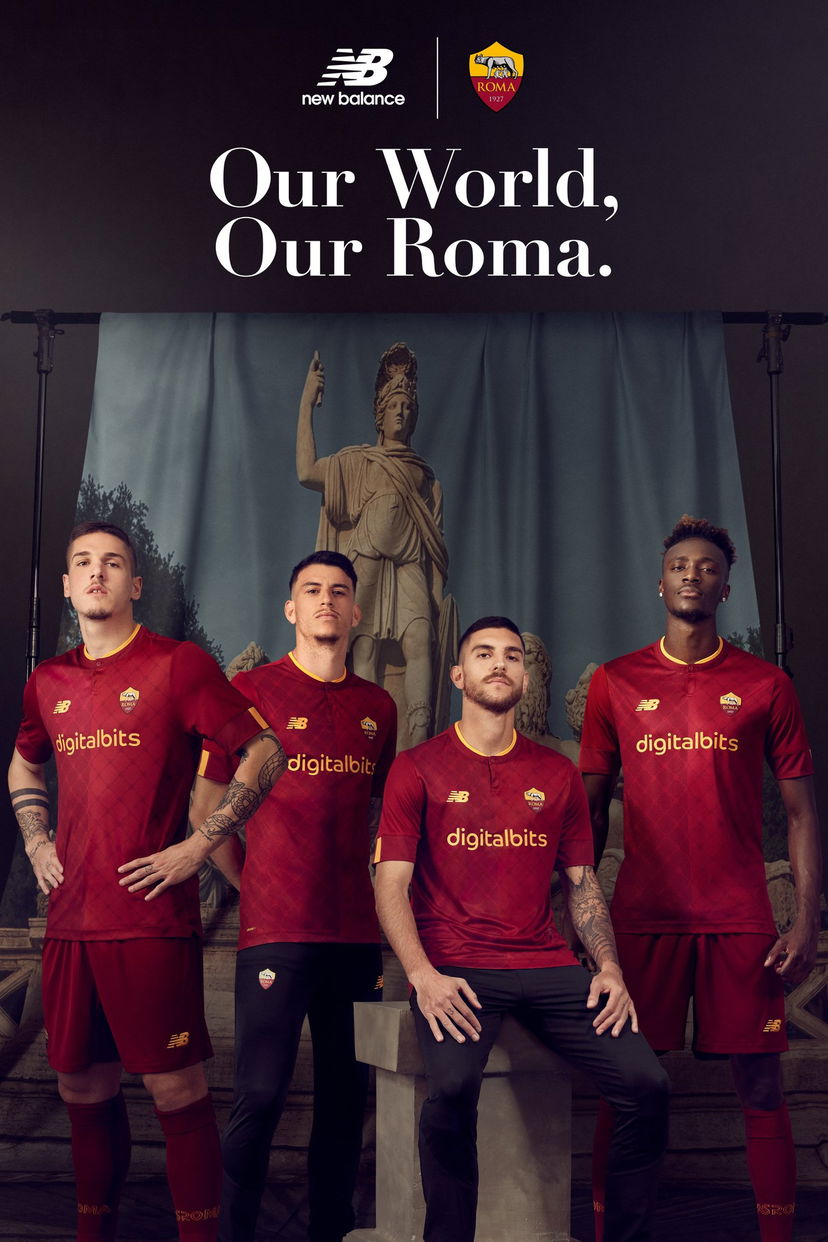 Presentate le nuove maglie della Roma. Pellegrini: “Ogni dettaglio racconta il legame con la nostra città” preview