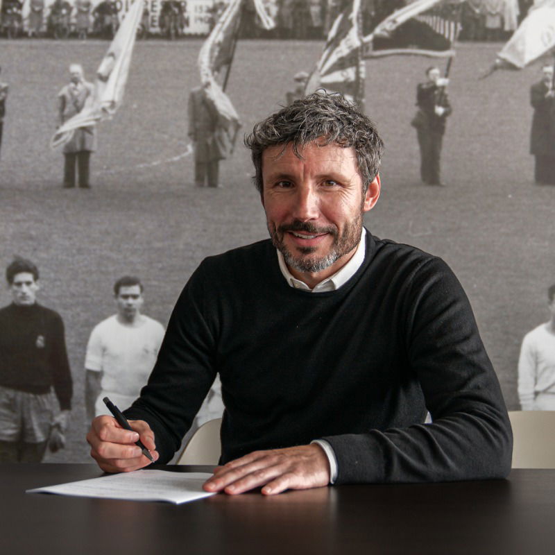 van Bommel: “Reijnders? Sta migliorando tanto, è un top player. Giocatore importante per il Milan” preview