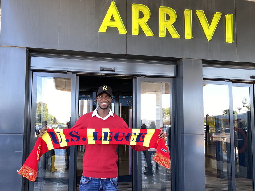 Ceesay è a Lecce. Le prime parole: “Sono felice di essere qui” preview