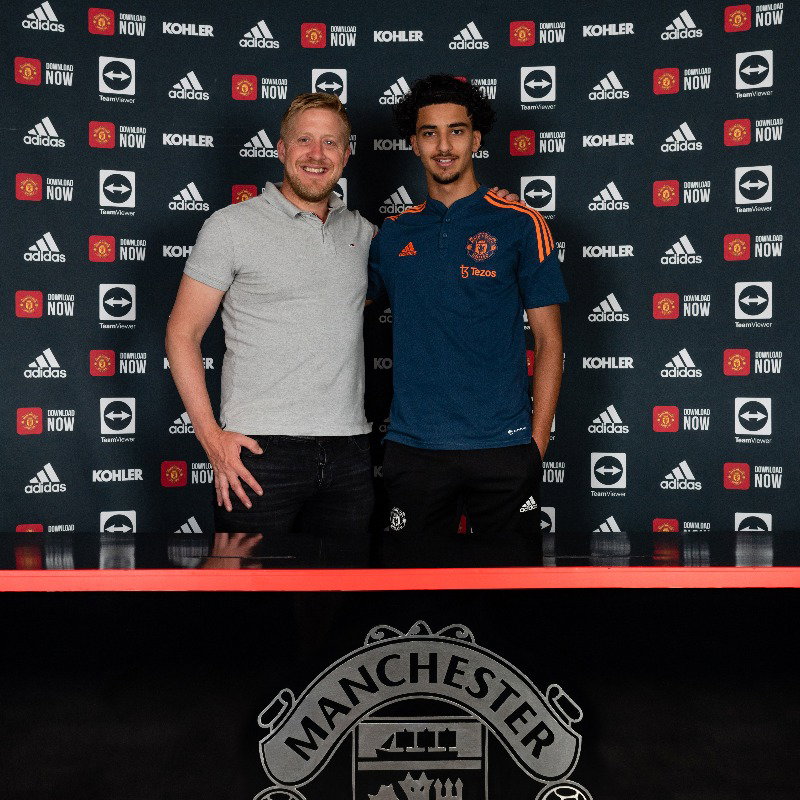 Ufficiale: il Manchester United blocca Zidane Iqbal, rinnovo fino al 2025 preview