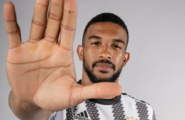 Le prime parole di Bremer alla Juve: “Qui per vincere tutto. Mi ispiro a Chiellini, un onore avere il suo numero” preview