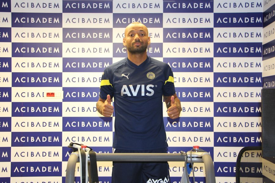 Infortunio al ginocchio per Joao Pedro: si teme uno stop di tre mesi. Nuovi controlli nei prossimi giorni article-post