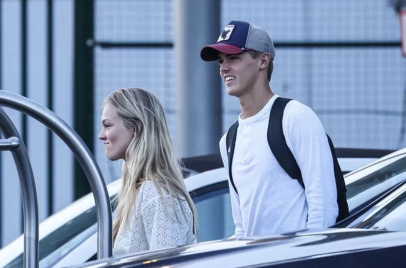 De Ketelaere è atterrato a Milano: inizia l’avventura con il Milan preview