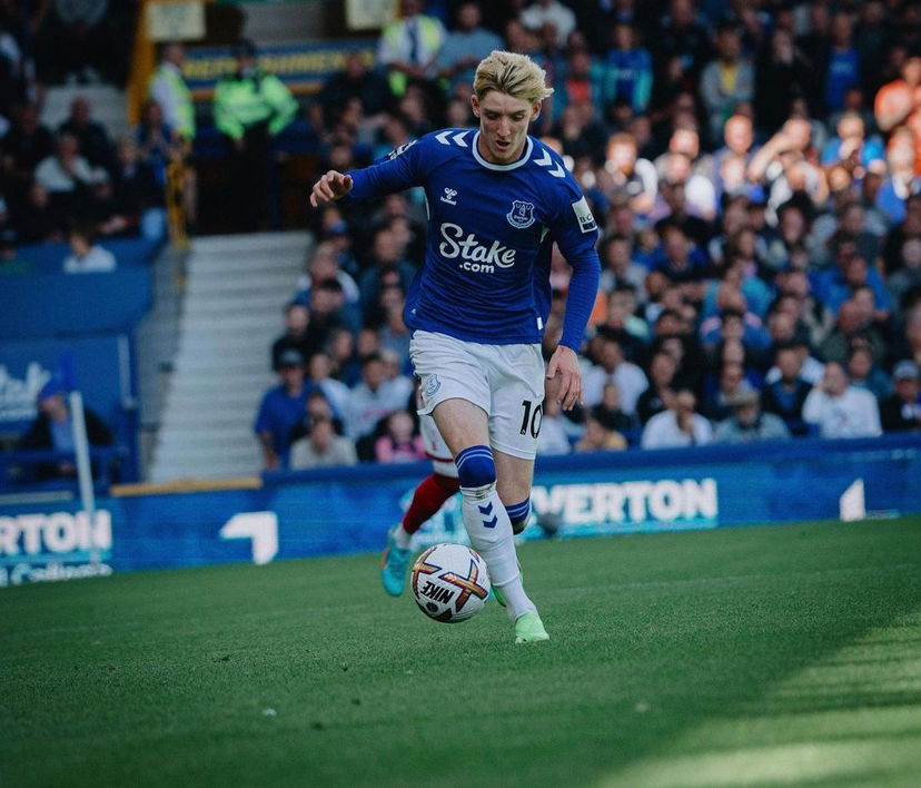 Everton, Gordon ha chiesto la cessione: vuole il Chelsea preview
