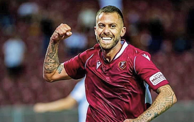 Malore per Menez durante Reggina-Bari. Il francese rassicura: “Sto bene, testa alla prossima gara” preview