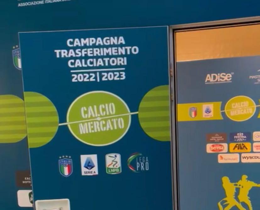 È ancora tempo di calciomercato. Ecco dove è aperto article-post