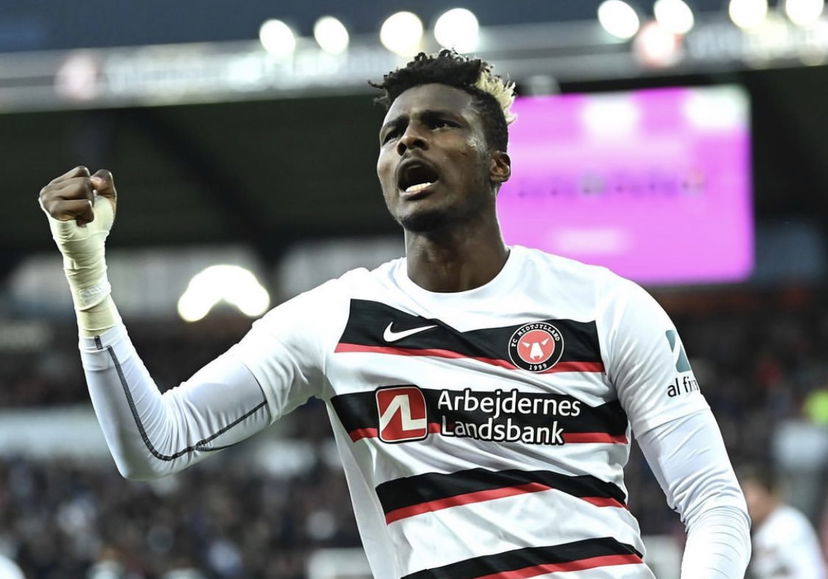 La Lazio fa possesso, il Midtjylland gol: 2-0 all’intervallo. A segno Paulinho e Kaba preview