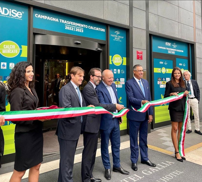 Il calciomercato torna all’hotel Gallia: tra amarcord e batticuore preview