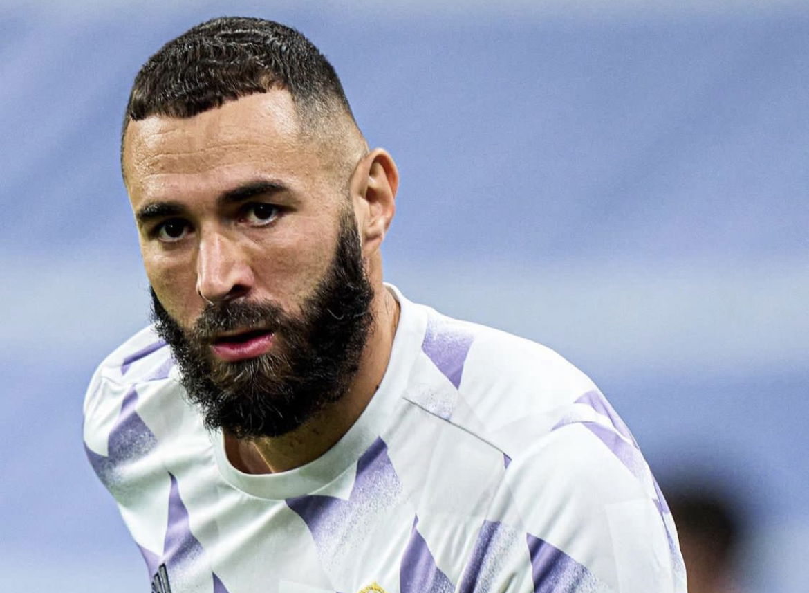 Benzema sbaglia dal dischetto, il Real pareggia con l’Osasuna (in dieci). E il Barça lo aggancia in vetta article-post