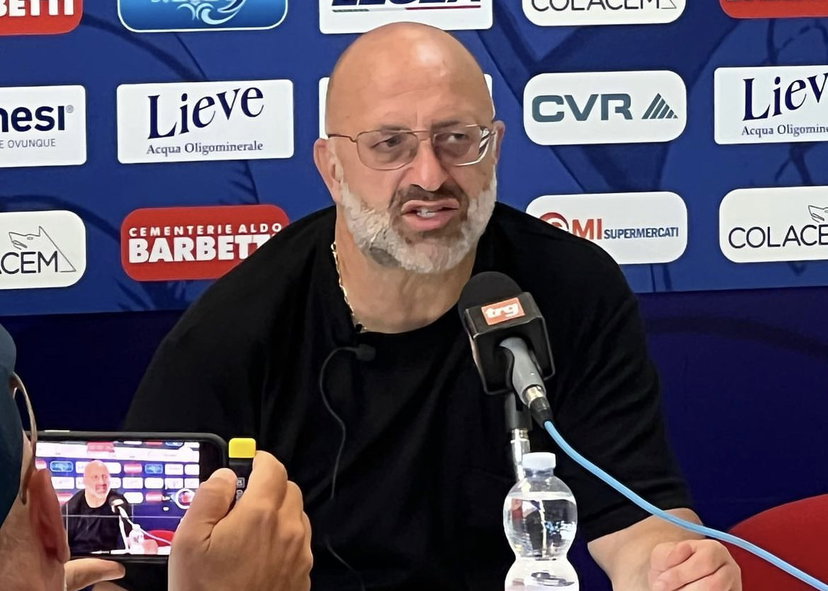 “Ti picchio…”. E il tecnico del Montevarchi ferisce con una focaccina il collega Toscano del Cesena preview