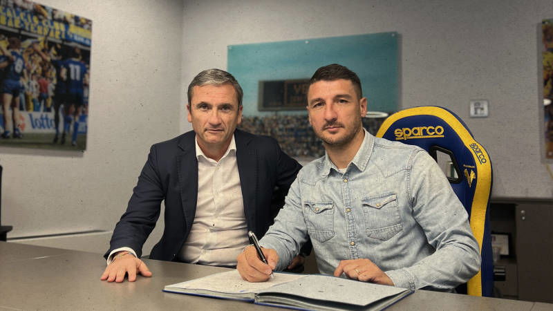 Ufficiale: Hellas Verona, blindato Bocchetti. Il tecnico ha firmato fino al 2027 preview
