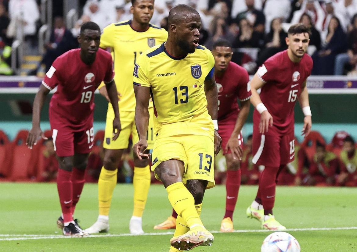 VALENCIA, GENIO E STREGOLATEZZA. LA PRIMA DOPPIETTA DEL MONDIALE article-post