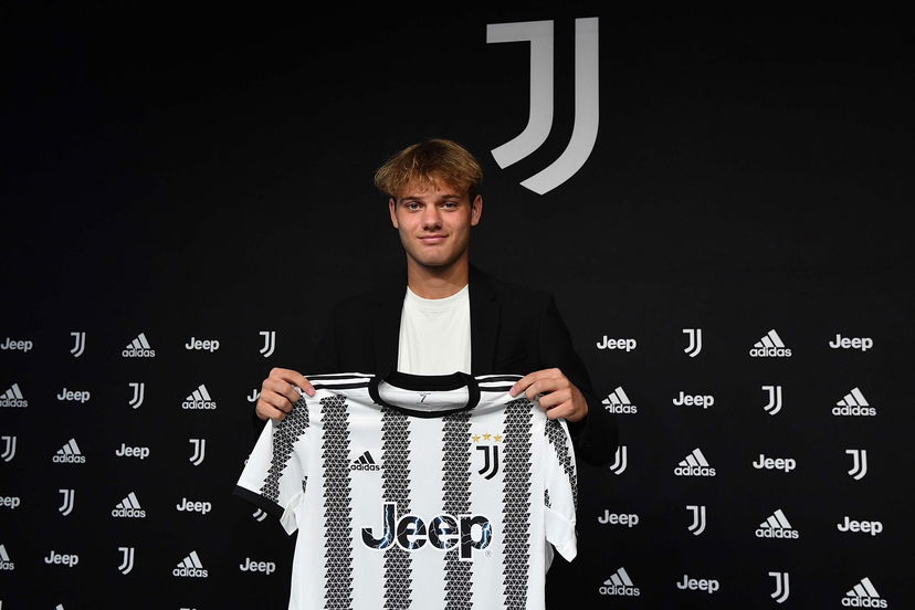 Ufficiale: Juventus, rinnovo fino al 2024 per il classe 2004 Doratiotto preview