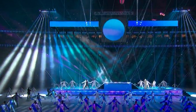 Qatar 2022, ci siamo. In corso la cerimonia di apertura del Mondiale. Morgan Freeman: “Quello che ci unisce in questo momento oggi, è più grande di quello che ci divide” preview