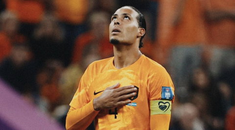 Van Dijk: “La conversazione con Xavi? Dieci secondi sono stati sufficienti per convincermi a rimanere” preview