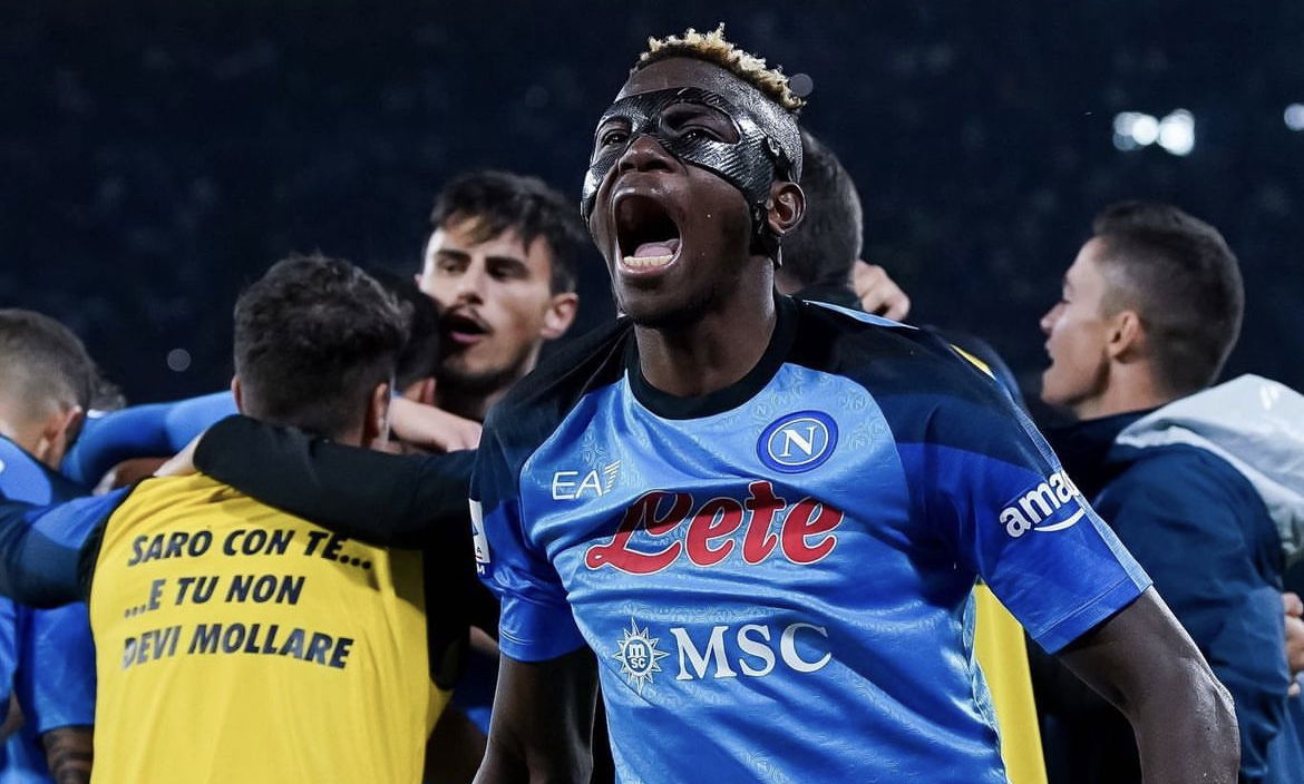 De Laurentiis su Osimhen: “Dovrebbe star fuori un paio di settimane” article-post