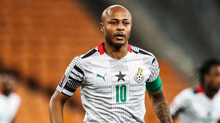 André Ayew sbaglia il rigore contro l’Uruguay. La figlia sviene sugli spalti. Il giocatore era stato sostituito all’intervallo preview