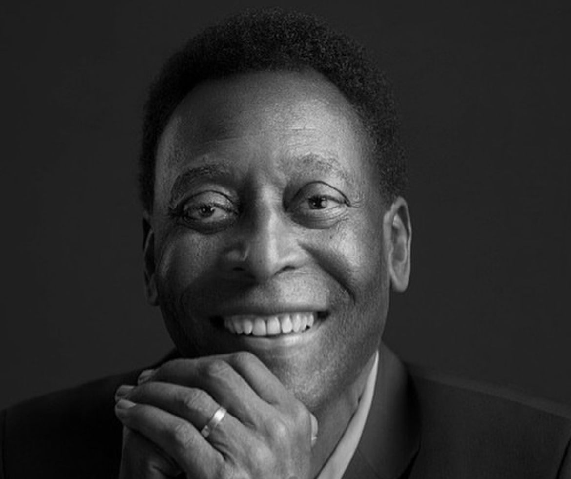 Pelé mito immortale in Brasile: Maracanã illuminato in suo onore article-post