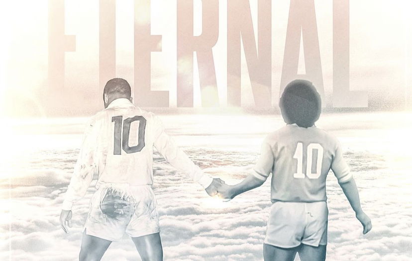 Pelé e Maradona mano nella mano. L’omaggio del Napoli: “Eterni” preview