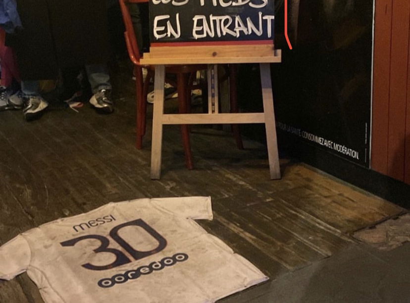 Francia, amarezza Mondiale. E la maglia di Messi diventa uno zerbino: “Ricordati di pulirti i piedi” preview