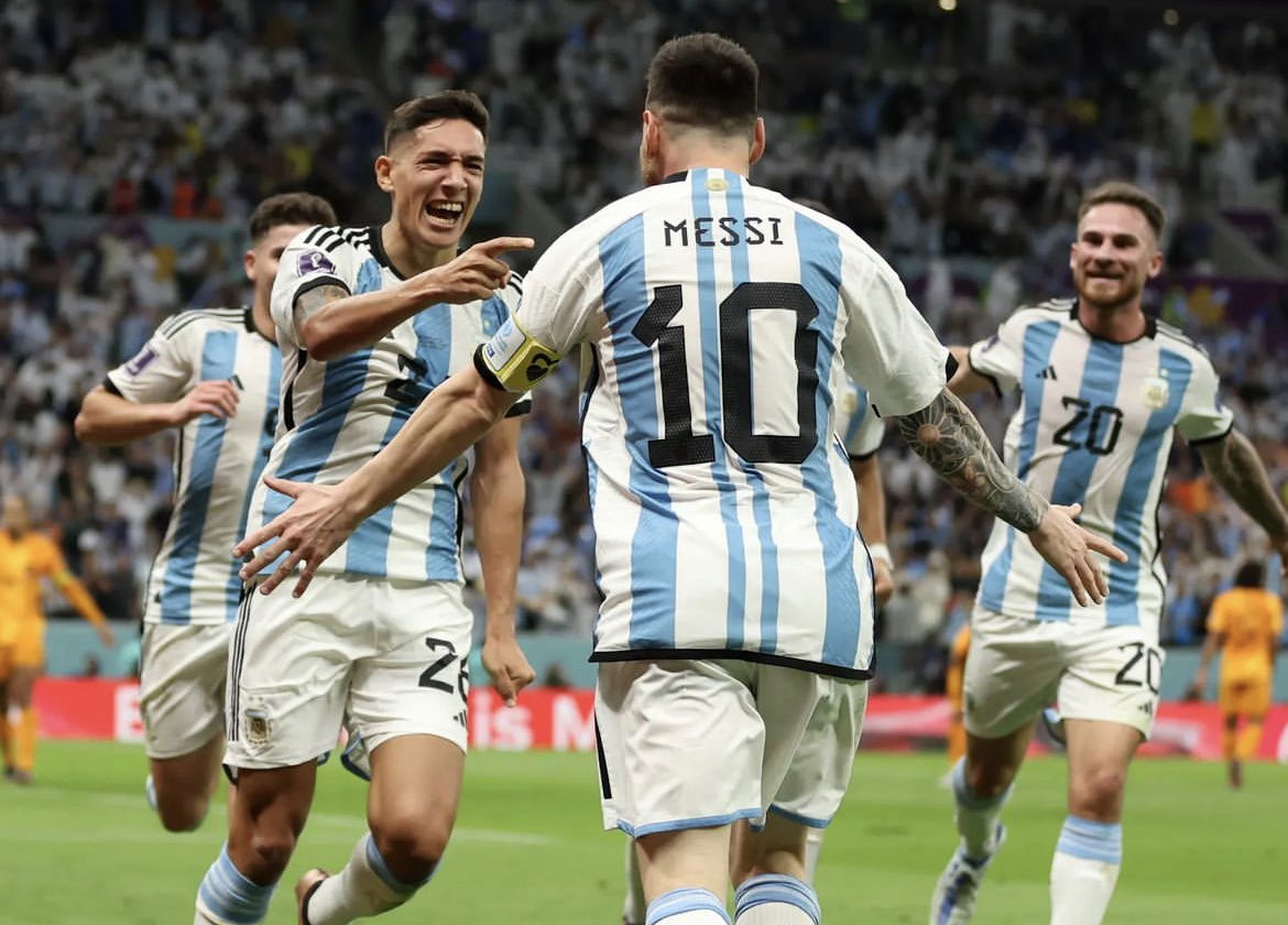 Messi e il divieto delle magliette contro il Paraguay. Scaloni: “Leo è più forte di tutto questo” article-post