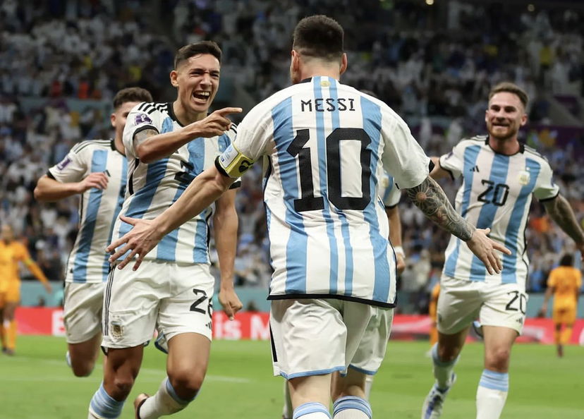 Messi e il divieto delle magliette contro il Paraguay. Scaloni: “Leo è più forte di tutto questo” preview