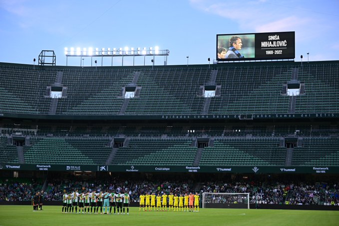 Betis-Inter: minuto di silenzio per ricordare Mihajlovic. Nerazzurri con il lutto al braccio article-post