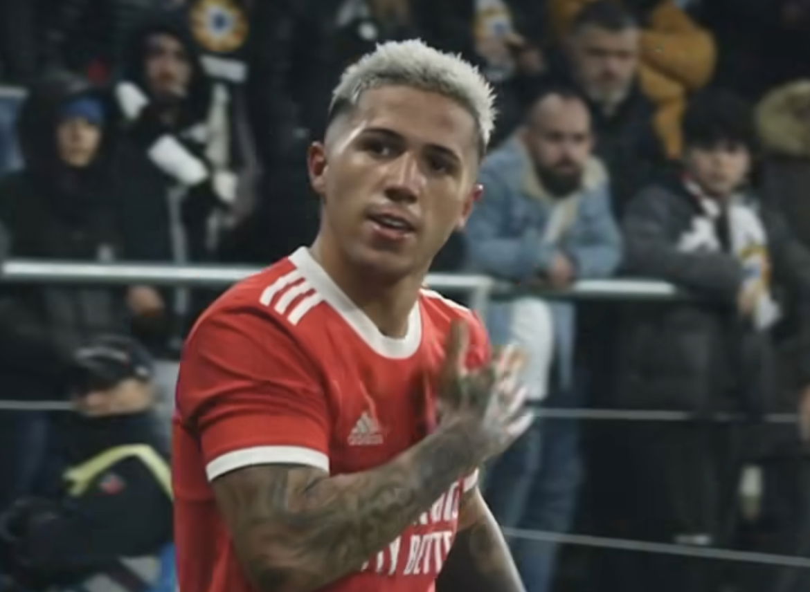 Enzo Fernandez, il saluto al Benfica: “Nessuno provi a macchiare ciò che abbiamo costruito insieme” article-post