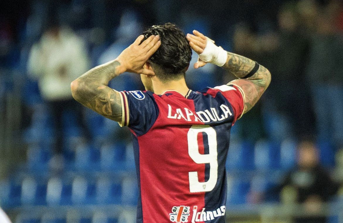 Lapadula: “Ranieri ci ha reso una famiglia. La vittoria contro il Bari uno dei momenti più belli della mia carriera” article-post